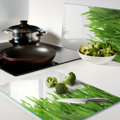 Deska kuchenna szklana z motywem zielonej trawy z kroplami wody