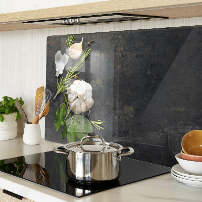 Szklana deska do krojenia z motywem kwiatów i ziół na tle marmuru