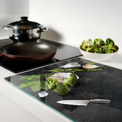 Szklana deska do krojenia z motywem kwiatów i ziół na tle marmuru