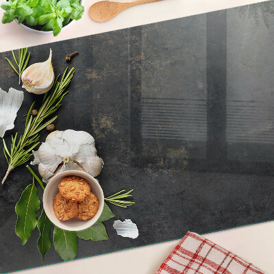 Szklana deska do krojenia z motywem kwiatów i ziół na tle marmuru