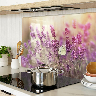 Szklana deska do krojenia z nadrukiem lawendowego pola z motylem