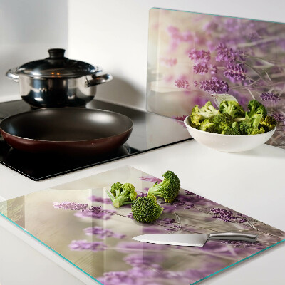Szklana deska do krojenia z nadrukiem lawendowego pola z motylem