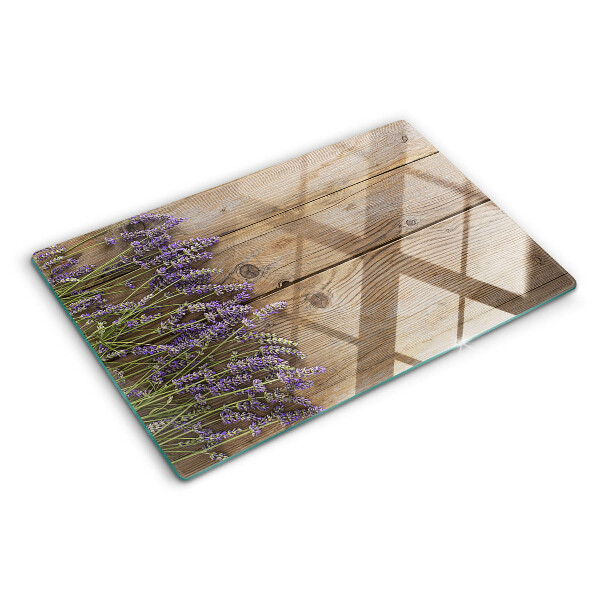 Szklana deska do krojenia z motywem lawendy na tle drewnianym