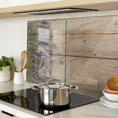 Szklana deska do krojenia z motywem lawendy na tle drewnianym