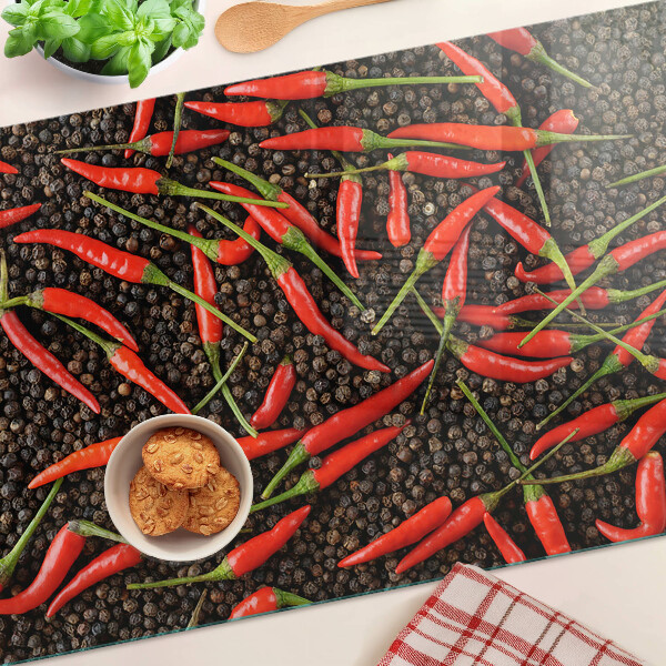 Szklana deska do krojenia z nadrukiem papryczek chili na czarnym pieprzu