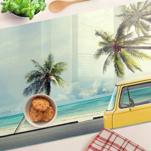 Szklana deska kuchenna z motywem plaży z palmami i samochodem