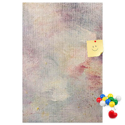 z delikatnym wzorem pastelowych plam