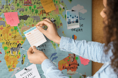 Tablica korkowa z nadrukiem Kolorowa mapa świata z zwierzętami i kontynentami