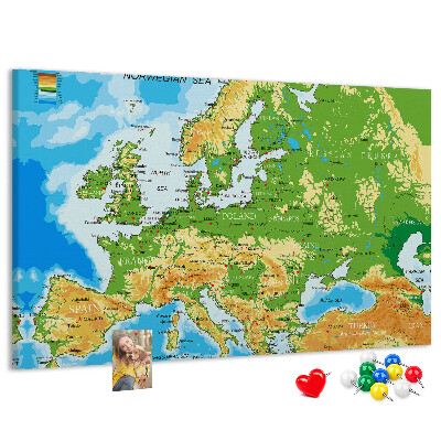 Tablica korkowa Mapa Europy z oznaczeniami geograficznymi.