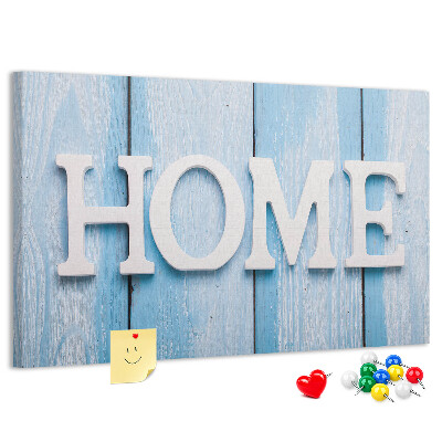 z dekoracyjnym napisem HOME na niebieskim tle