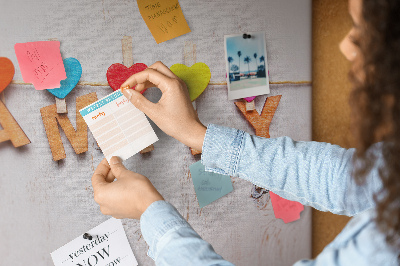 Tablica korkowa ozdobna Rodzinne serca na drewnianym tle