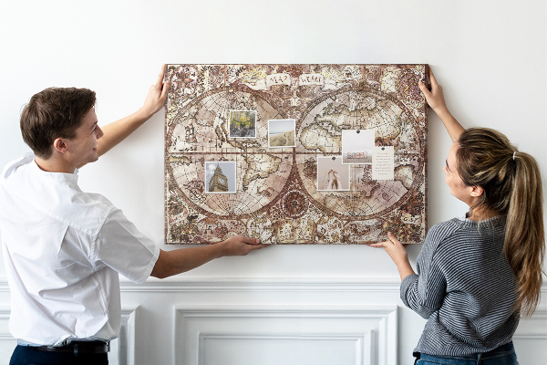 Tablica korkowa Stara mapa świata z morskimi motywami
