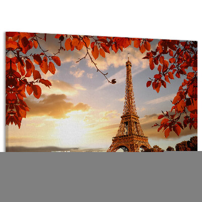 Tablica korkowa Eiffel Tower w jesiennej scenerii.