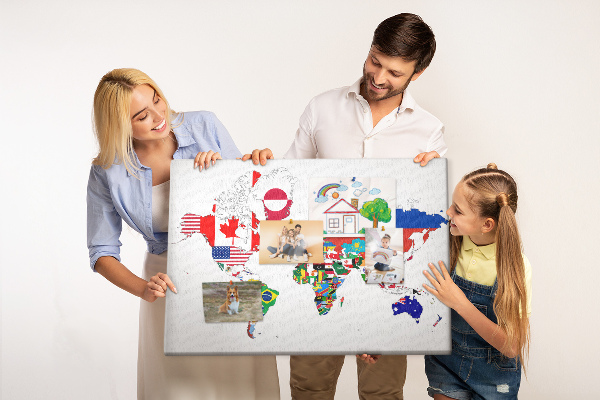 Tablica korkowa z nadrukiem Mapa świata z flagami państw