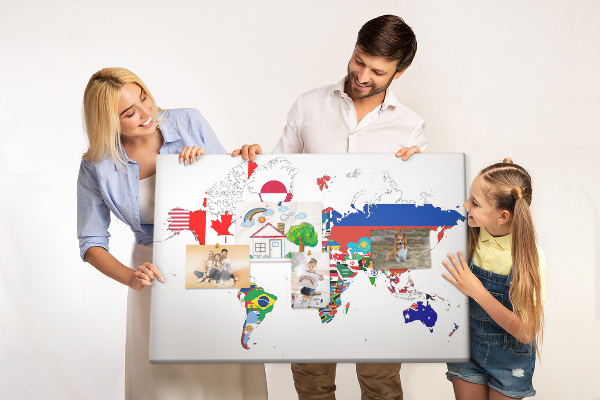 Tablica korkowa z nadrukiem Mapa świata z flagami państw