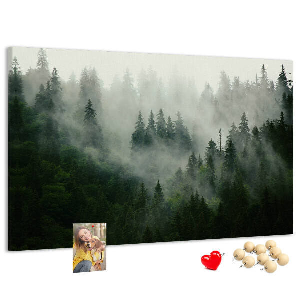 Tablica korkowa Zamglony las w tajemniczej atmosferze.