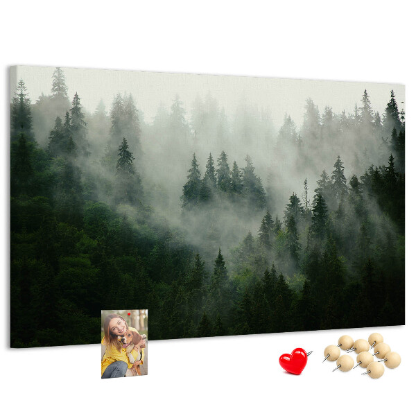Tablica korkowa Zamglony las w tajemniczej atmosferze.