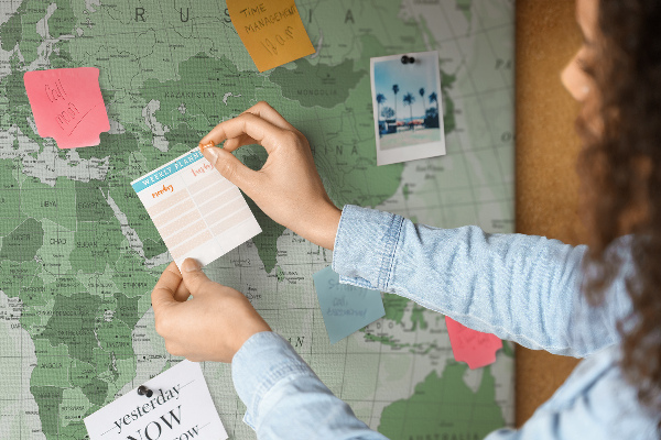 Tablica korkowa z nadrukiem Zielona mapa świata z kontynentami
