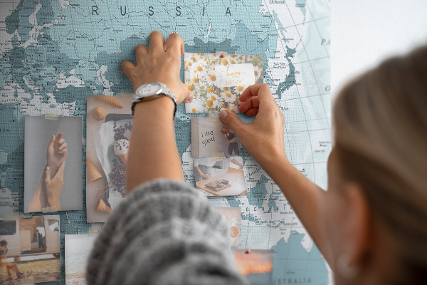 Tablica korkowa ozdobna Mapa świata w odcieniach niebieskiego.