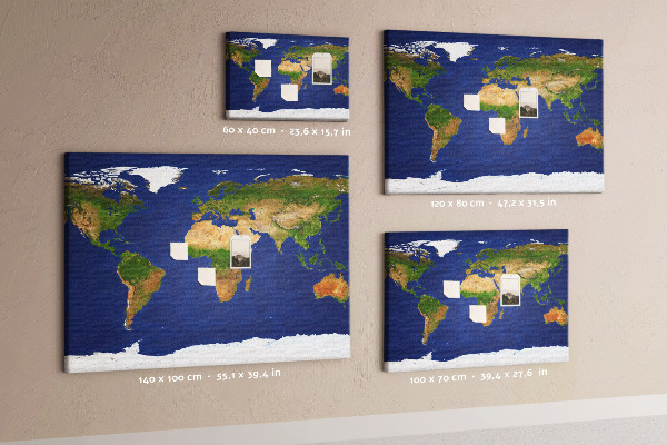 Tablica korkowa z nadrukiem Mapa świata z kolorowymi pinami.