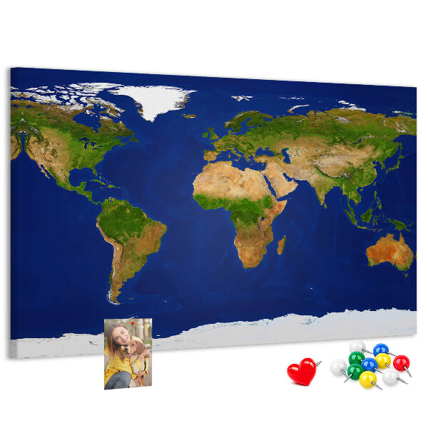 Tablica korkowa z nadrukiem Mapa świata z kolorowymi pinami.