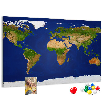 Tablica korkowa z nadrukiem Mapa świata z kolorowymi pinami.