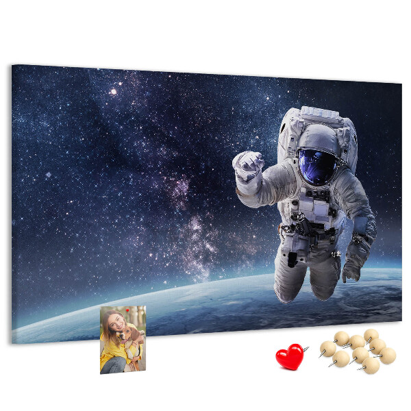 Tablica korkowa Astronauta w kosmicznej przestrzeni gwiazdowej