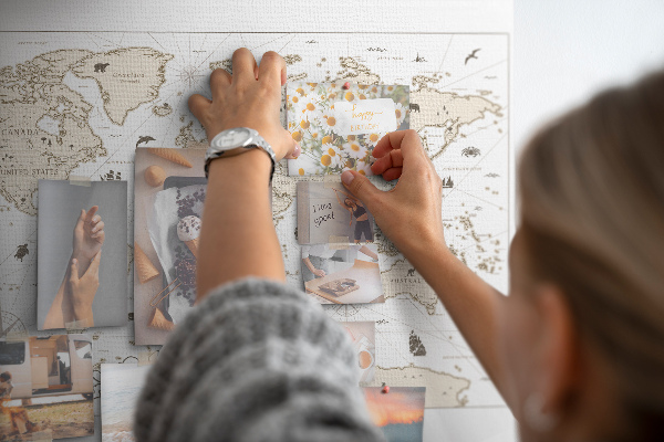 Tablica korkowa z nadrukiem Starożytna mapa świata z detalami geograficznymi