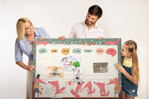 Tablica korkowa z nadrukiem Zwierzęta w stylu retro na plannerze tygodniowym
