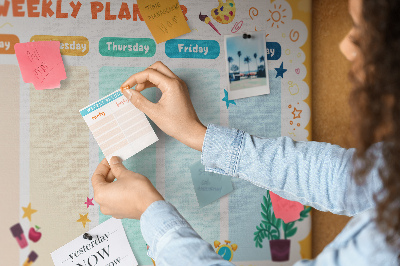 Tablica korkowa z nadrukiem Kolorowy planner tygodniowy z motywami szkolnymi