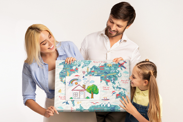 Tablica korkowa ozdobna Kolorowa mapa świata z ikonami zwierząt