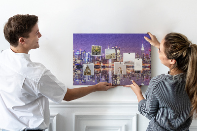 Tablica korkowa z nadrukiem Nocna panorama miasta z odbiciem w wodzie