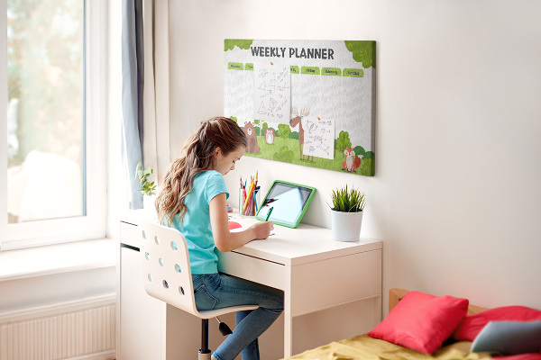 Tablica korkowa Leśny tygodniowy plan z sympatycznymi zwierzętami