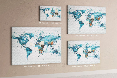 Tablica korkowa z nadrukiem Mapa świata w wodnych odcieniach.