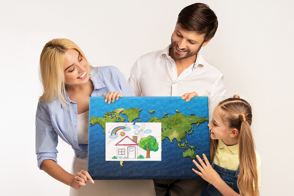 Tablica korkowa Zielona mapa świata na tle oceanu