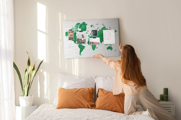 Tablica korkowa ozdobna Zielona mapa świata w akwareli