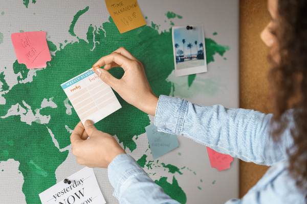 Tablica korkowa ozdobna Zielona mapa świata w akwareli