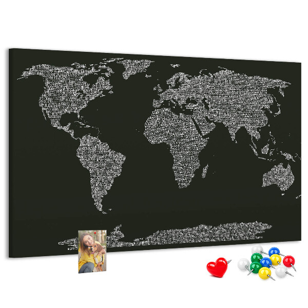 Tablica korkowa z nadrukiem Mapa świata w formie tekstu.