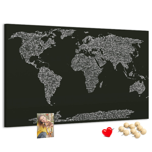 Tablica korkowa z nadrukiem Mapa świata w formie tekstu.