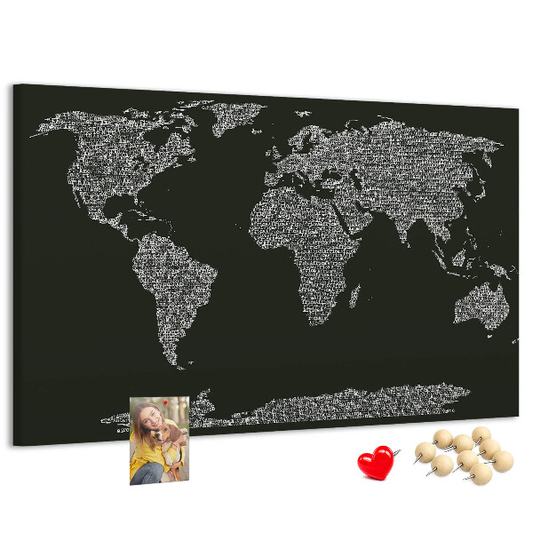 Tablica korkowa z nadrukiem Mapa świata w formie tekstu.