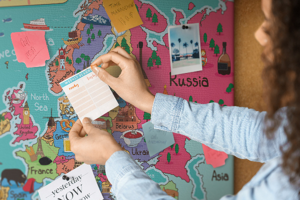 Tablica korkowa z nadrukiem Kolorowa mapa Europy z nazwami krajów