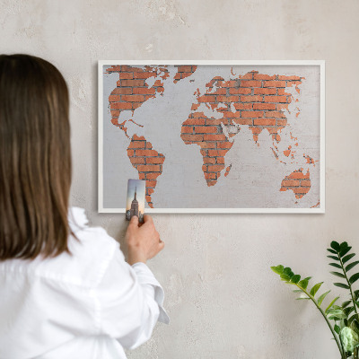 Tablica magnetyczna na magnesy biała rama Ceglana mapa