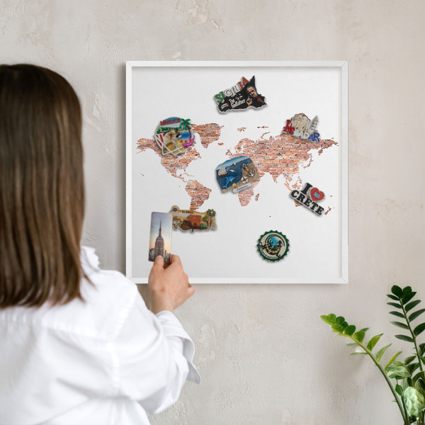 Tablica na magnesy z podróży biała rama Ceglana mapa
