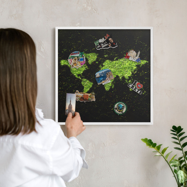 Tablica na magnesy z podróży biała rama Zielona mapa