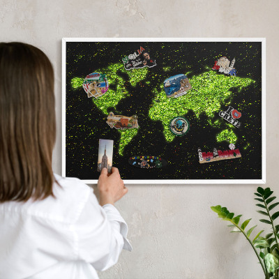 Tablica na magnesy z podróży biała rama Zielona mapa