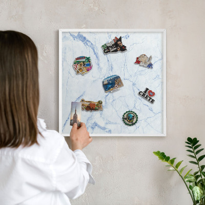 Tablica magnetyczna na magnesy biała rama Marmurowy design