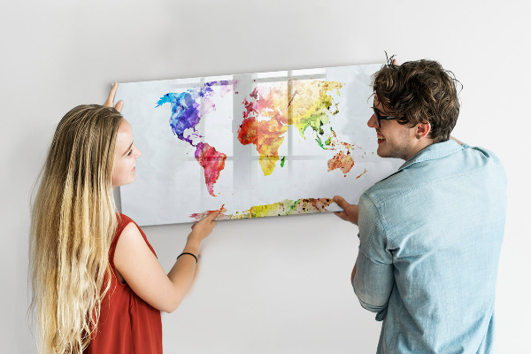 Tablica magnetyczna z pisakiem Kolorowa mapa świata z zdjęciami
