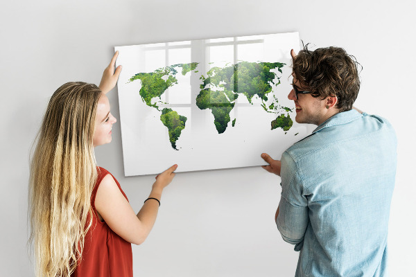 Tablica magnetyczna z pisakiem Zielona mapa świata z zdjęciami