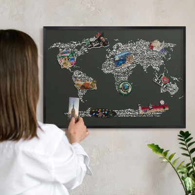 Ozdobna tablica na magnesy w czarnej ramie Mapa tekstowa