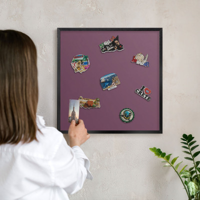 Tablica magnetyczna na magnesy czarna rama Kolor purpurowy
